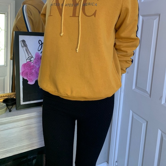 MADAME , Hoodie!! - Picture 5 of 16